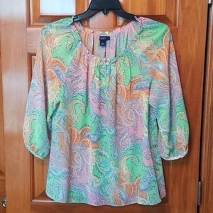 * Chaps Women's Paisley Lightweight Pastel Color Blouse, Size Large, Like New